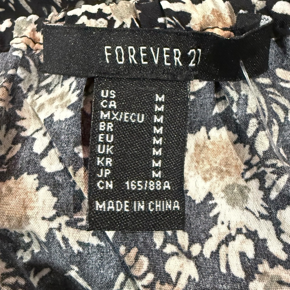 🆕 Forever 21 Smocked Black Floral Long Sleeve Peasant Crop Top - Picture 4 of 12